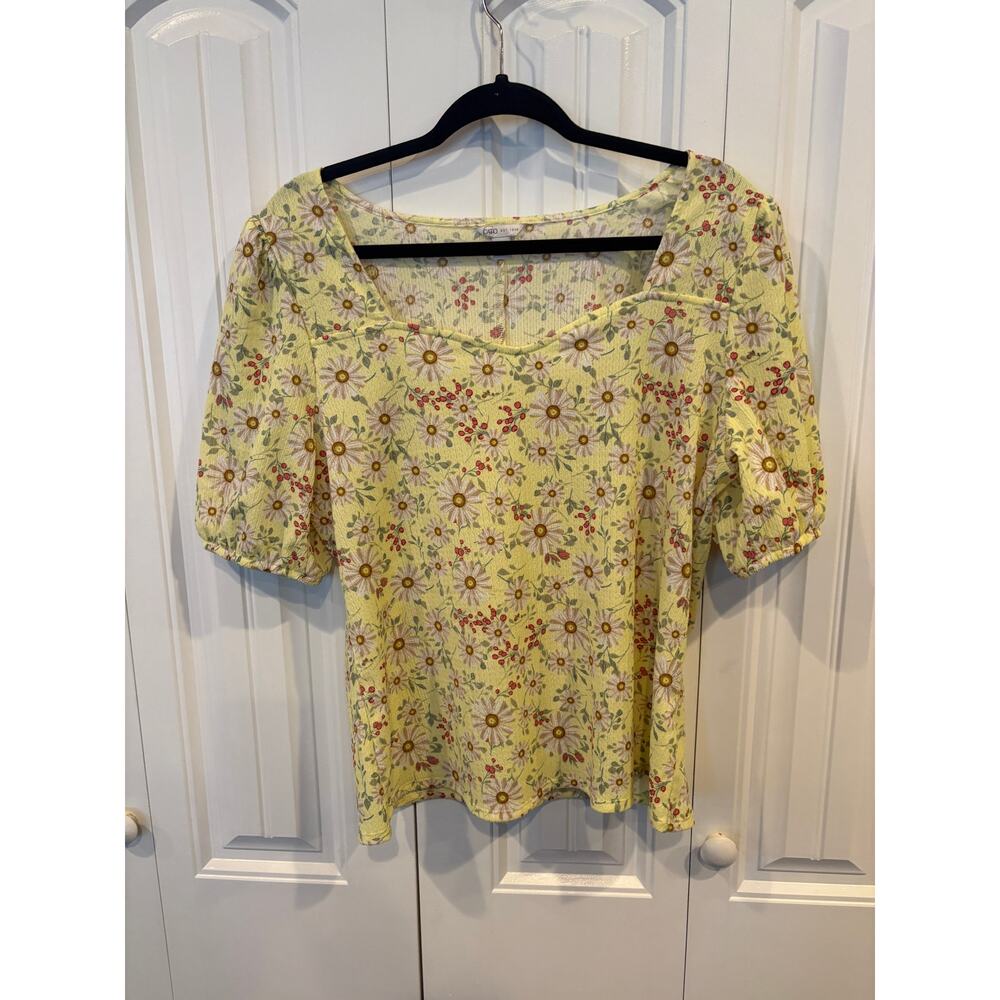 Cato Pale Yellow Floral Top Size Large‎